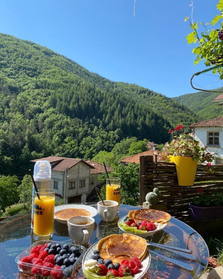 Къща За Гости Хаджиевата Къща Smolyan Exterior photo
