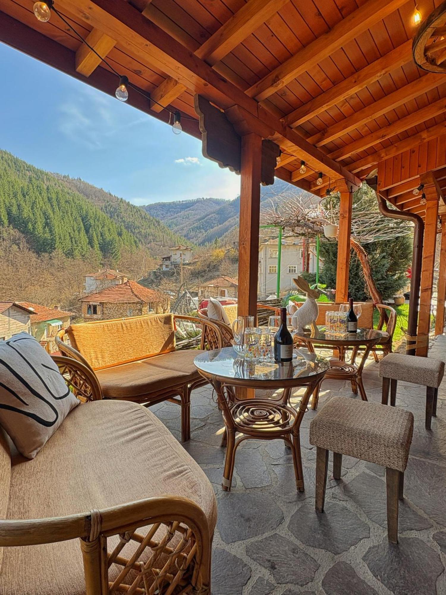 Къща За Гости Хаджиевата Къща Smolyan Exterior photo