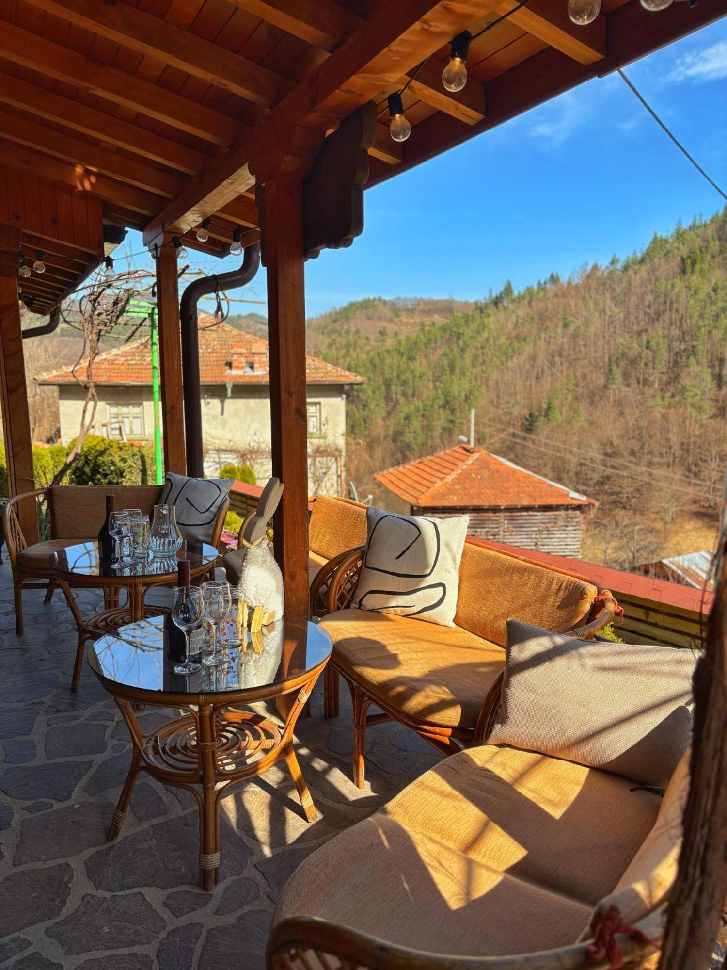Къща За Гости Хаджиевата Къща Smolyan Exterior photo